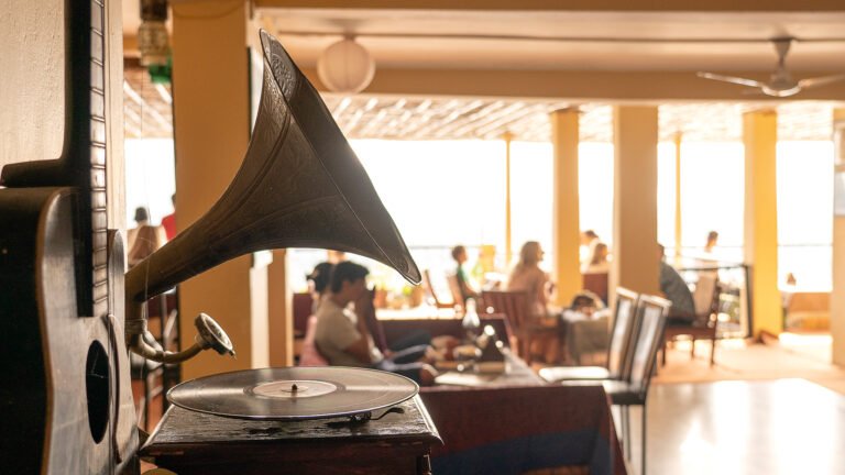 Unit Bisnis Non-Musik Wajib Bayar Royalti: DJKI Tegaskan Aturan Pemutaran Musik di Ruang Publik